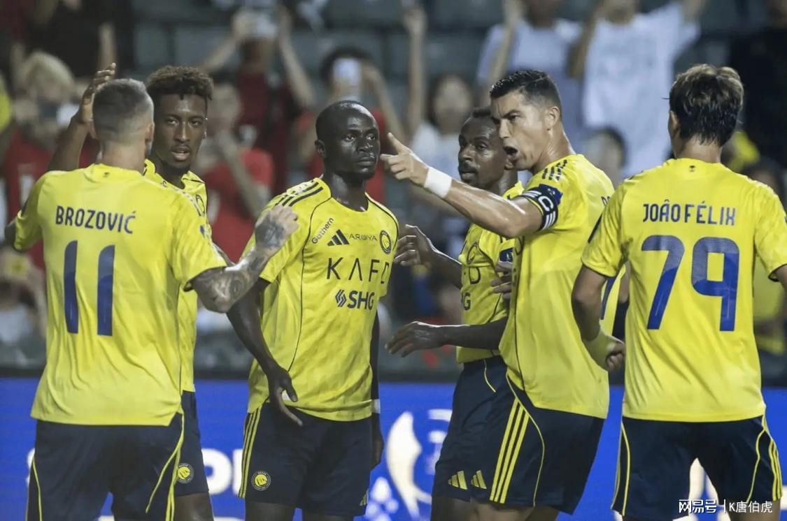 星空体育官网-C罗本可赚足金钱后就转身离开,但太过于较真的性格让他陷入指责